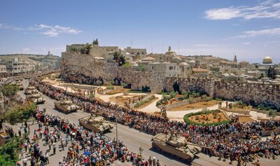 Israelin aseet ja sotilaat paraatissa itsenäisyyspäivänä Jordanian entisen... tekijältä Ted Spiegel
