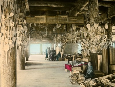 Riisilusikan myyjä Tuhannen Tatamin paviljongissa, Miyajima, noin 1900-1915 (valokuva). tekijältä Teijiro Takagi