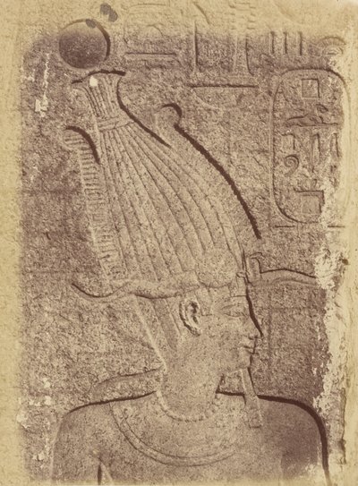 Lähikuva veistoksesta (pään profiili), Karnak) tekijältä Théodule Devéria