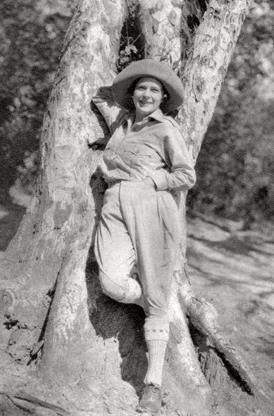 Stella Court Treatt, brittiläinen seikkailija, kirjailija ja elokuvaohjaaja, Maereres, Tanganyika, 1925 1927. tekijältä Thomas A. Glover