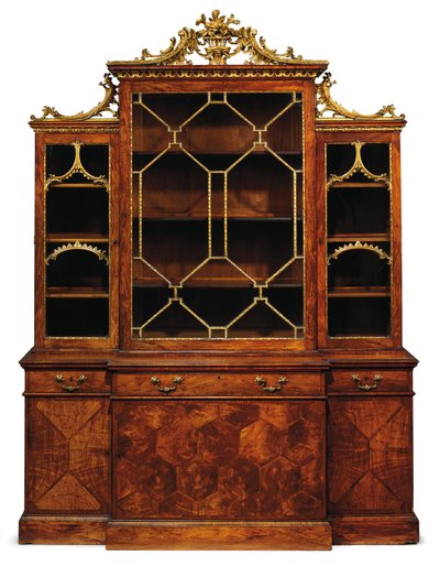 George II:n etukannen kirjahylly tekijältä Thomas Chippendale