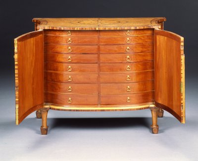 Yksi George III:n lipastoparista (harewood & kingwood) tekijältä Thomas Chippendale