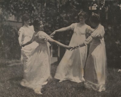 Susan Hannah Macdowell, Tuntematon tyttö, Elizabeth Macdowell ja mahdollisesti Mary Macdowell..., c. 1 tekijältä Thomas Eakins