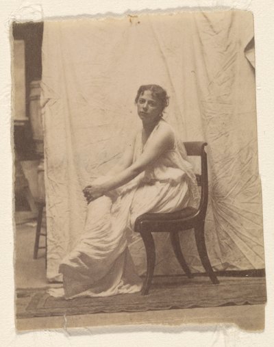 [Weda Cook klassisessa puvussa Eakinsin Chestnut Streetin ateljeessa] tekijältä Thomas Eakins