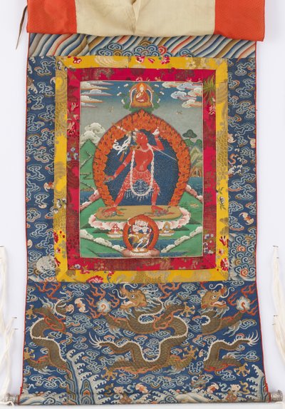 Dakini, 1800-luvun maalaus, 1800- ja 1700-luvun tekstiilireunukset tekijältä Tibetan School