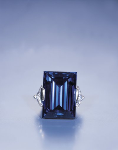 Rockefeller Sapphire (timantit, safiiri ja platina) tekijältä Tiffany and Company