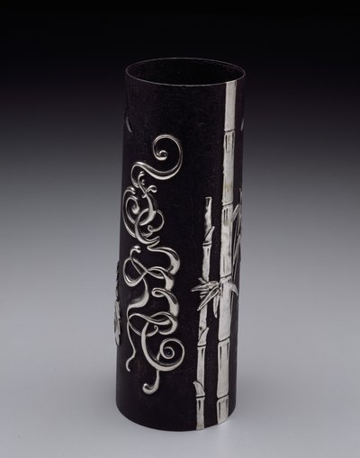 Maljakko, n. 1877-1885 (rauta ja hopea) tekijältä Tiffany and Company