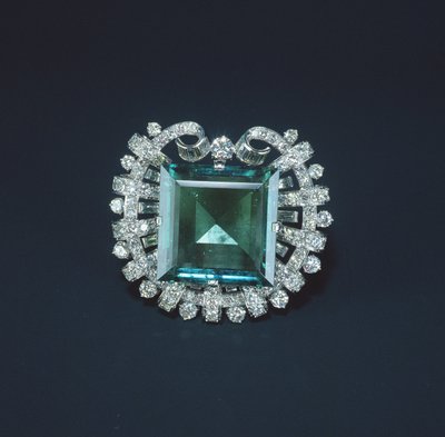 Hooker Emerald, 1950 (smaragdi ja timantit asetettu platinaan) tekijältä Tiffany und Company