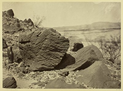 Ajohiekan veistämä kallio, Fortification Rockin alapuolella, Arizona tekijältä Timothy O