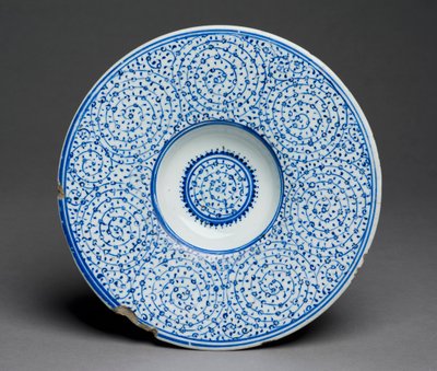Tondino-astia, Iznik Golden Horn -tavarat, turkki, n. 1535-45 (kivitahna, sininen lasituksen alla) 88; katso myös 117758; tekijältä Turkish School