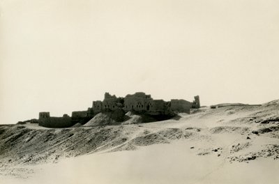 Pyhän Simeonin luostari pohjoisesta, Assuan, Egypti, valokuvaaja Ugo Monneret de Villard. tekijältä Ugo Monneret de Villard
