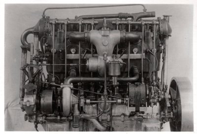 115 hv Daimler-ilmalaivamoottori Zeppelin LZ 6:sta, c1909-1910 1933 tekijältä Unbekannt