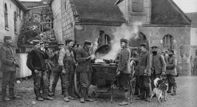 Saksan armeijan kenttäkeittiö ranskalaisessa kylässä, ensimmäinen maailmansota, 1915 tekijältä Unbekannt