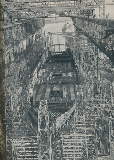 Teräspesä. Cunard White Star laineri Georgic rakenteilla, 1927-1929, 1936 tekijältä Unbekannt