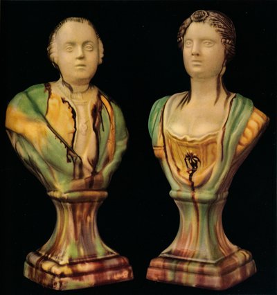 Pari Staffordshire-keraamista rintakuvaa, jotka edustavat kuningas George III:ta ja kuningatar Charlottea, Tr:n kanssa tekijältä Unbekannt