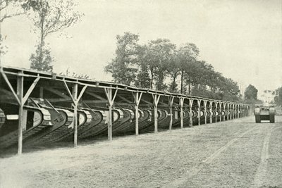 Brittiläisten tankkien puisto aivan etulinjan takana, 1919. tekijältä Unbekannt