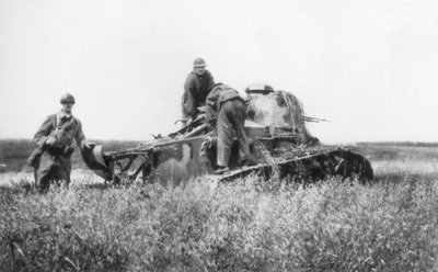 Rikkoutunut ranskalainen kevyttankki, Villers-Cotterets, Aisne, Ranska, 1918 tekijältä Unbekannt