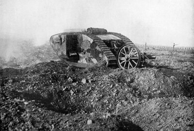 Panssarivaunu toiminnassa länsirintamalla, Somme, Ranska, ensimmäinen maailmansota, 1914-1918, c1920 tekijältä Unbekannt