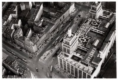 Ilmakuva Hermannplatzista, Berliinin Neukoelln, Saksa, Zeppelinistä, c1931 1933 tekijältä Unbekannt