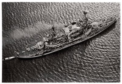 Ilmakuva saksalaisesta taistelulaivasta SMS Schlesien, Zeppelinistä, c1931 1933 tekijältä Unbekannt