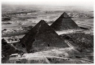 Ilmakuva Gizan pyramideista, Egyptistä, Zeppelinistä, 1931 1933 tekijältä Unbekannt