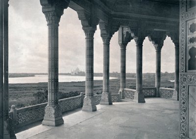 Agra. Jasmine Towerin parveke, jossa näkyy Taj, vuodelta 1910. tekijältä Unbekannt