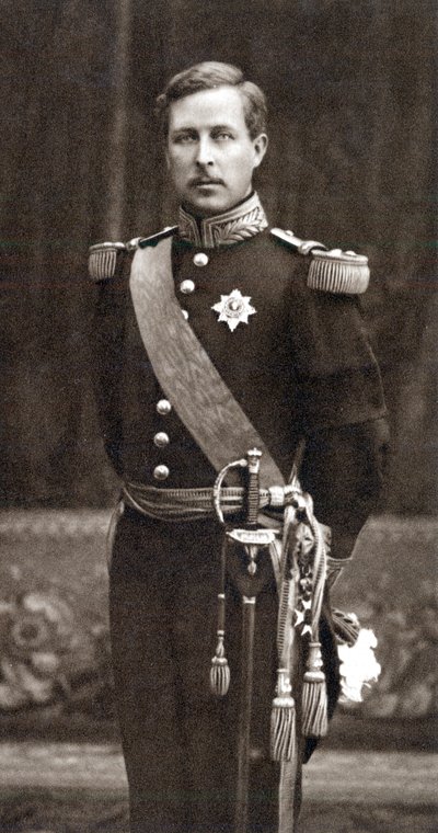 Albert I 1875-1934, belgialaisten kuningas vuodesta 1909, sotilasunivormussa tekijältä Unbekannt