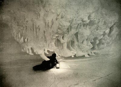 Jääluola talvella, c1908, 1909. tekijältä Unbekannt