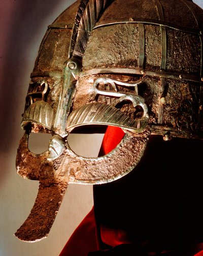 Anglosaksinen kypärä Sutton Hoo Treasuresta, 7th Century tekijältä Unbekannt