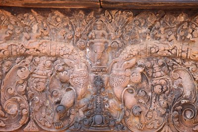 Banteay Srei -temppeli Angkorissa Kambodžassa. Taidokkaasti veistetty. Siem Reap Kambodža tekijältä Unbekannt
