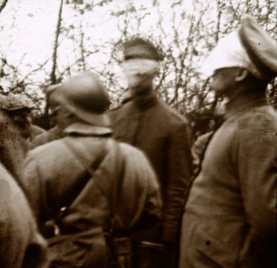 Silmät sidotut sotilaat, marraskuu 1918 tekijältä Unbekannt