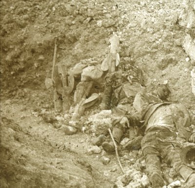 Kuolleen sotilaan ruumis, c1914-c1918 tekijältä Unbekannt