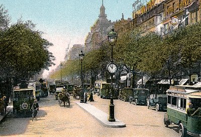 Boulevard des Italiens, Pariisi, autot ja moottoribussit kadulla, c1900 tekijältä Unbekannt