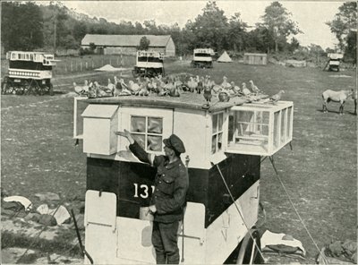 Brittiarmeijan kantokyyhkyset Ranskassa: Horse-Drawn Lofts, 1919. tekijältä Unbekannt