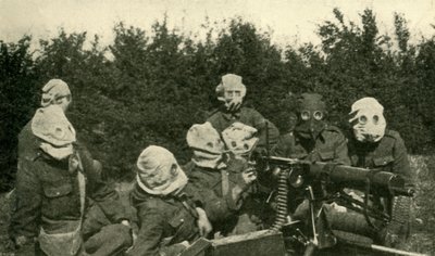 ...British Machine-gun Section anti-kaasunaamarit, ensimmäinen maailmansota, 1914-1918, c1920. tekijältä Unbekannt