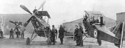British Royal Flying Corpsin lentokone korjauksessa, c1916 tekijältä Unbekannt