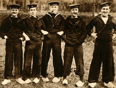 Brittiläiset merenkulkijat pukeutuivat hollantilaisiin puukengät, ensimmäinen maailmansota, 1914-1918, 1933. tekijältä Unbekannt