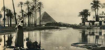 Kairo - Tulva-aika lähellä pyramideja, c1918-c1939. tekijältä Unbekannt
