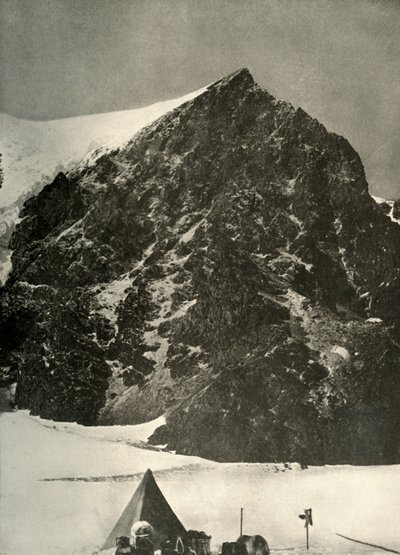 Leiri 17. joulukuuta Ferrarin jäätiköllä Sentinel Rockin alla, 1908, 1909 tekijältä Unbekannt
