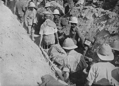 Haavoittuneiden kantaminen juoksuhaudoissa, 1915 tekijältä Unbekannt