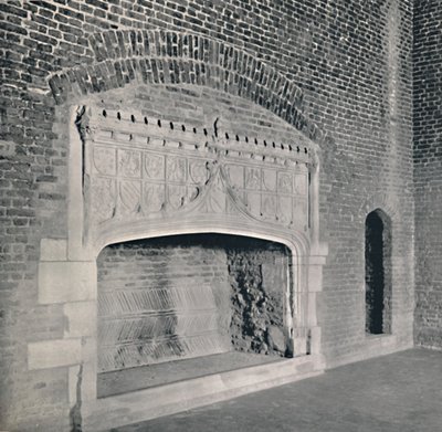 Savupiippu Tattershall Castlessa, Lincolnshire, 1927 tekijältä Unbekannt