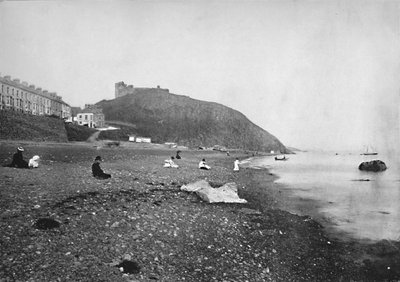 Criccieth - Näkymä rannalle ja linnalle, 1895 tekijältä Unbekannt