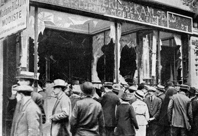 Vaurioitunut itävaltalainen jalokiviliike, Pariisi, ensimmäinen maailmansota, 1914 tekijältä Unbekannt