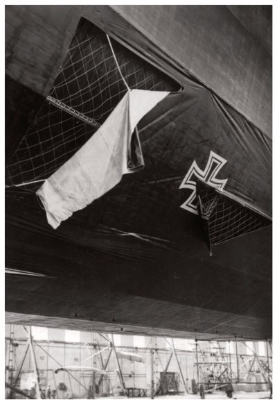 Vaurioitunut Saksan laivaston Zeppelin-ilmalaiva, ensimmäinen maailmansota, 1914-1918 1933 tekijältä Unbekannt