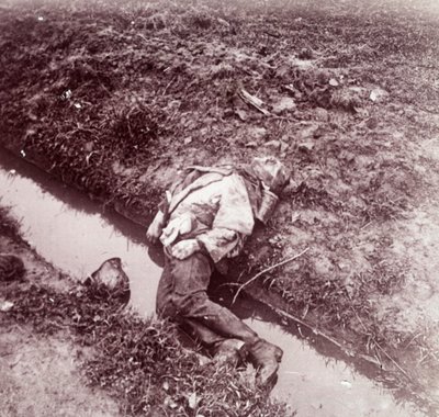 Kuollut saksalainen sotilas, Ypres, Flanderi, Belgia, c1914-c1918 tekijältä Unbekannt