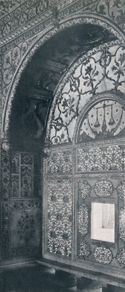 Delhi. The Scales of Justice Carved Marble Screen, jonka kautta anomukset vastaanotettiin., c1910. tekijältä Unbekannt