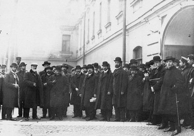Ensimmäisen duuman edustajat allekirjoittivat Viipurin vetoomuksen ennen vankilaa vuonna 1906 tekijältä Unbekannt