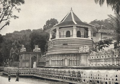 Buddhan pyhän hampaan temppeli Kandyssa, 1926. tekijältä Unbekannt