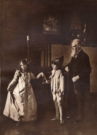 Elizabeth Angela Marguerite Bowes-Lyon tanssitunnilla veljensä kanssa, 1909 tekijältä Unbekannt