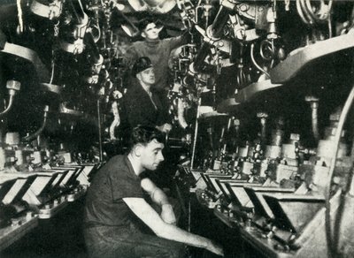 Brittiläisen sukellusveneen konehuone, toinen maailmansota, 1945. tekijältä Unbekannt